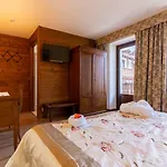 Des Alpes Hotel