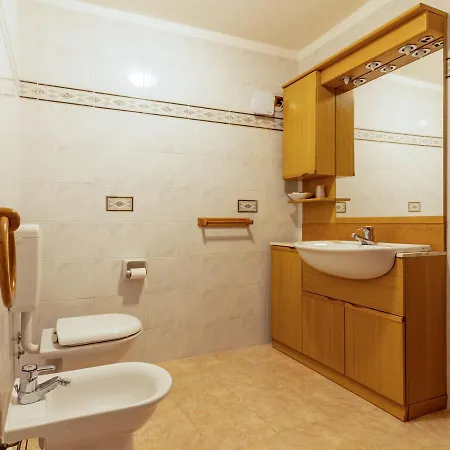 Hotel Des Alpes 3*