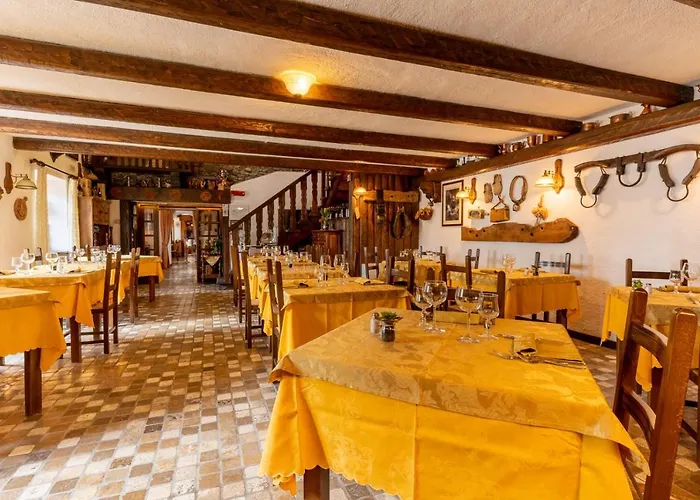 Des Alpes 3* サン・レミ・アン・ボス